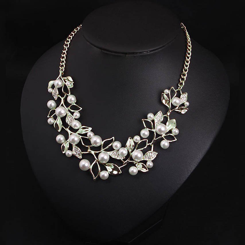 Necklace with Leaves